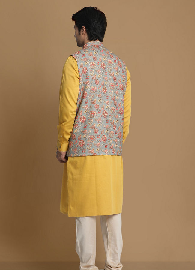 alt message - Manyavar Men Fine Light Orange Kurta Jacket image number 2